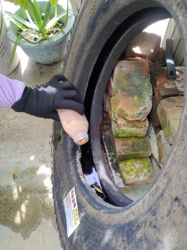 戶外擺設防撞輪胎需鑽孔避免積水